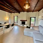 Charming In Private Park Near Crystal-clear Monate Travedona