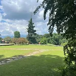 Апартаменты Charming In Private Park Near Crystal-clear Monate