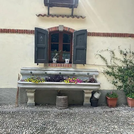 Charming In Private Park Near Crystal-clear Monate Апартаменты Travedona