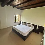 Charming In Private Park Near Crystal-clear Monate شقة Travedona