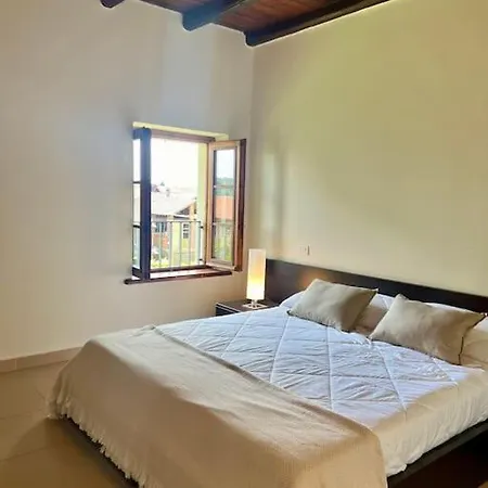 Apartman Charming In Private Park Near Crystal-clear Monate