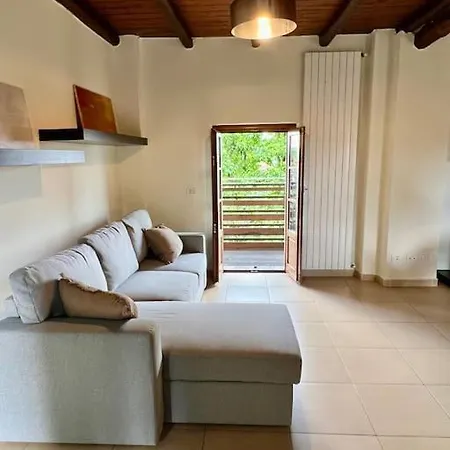 Apartman Charming In Private Park Near Crystal-clear Monate