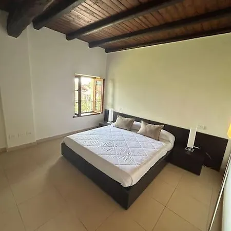 Charming In Private Park Near Crystal-clear Monate Apartament Travedona