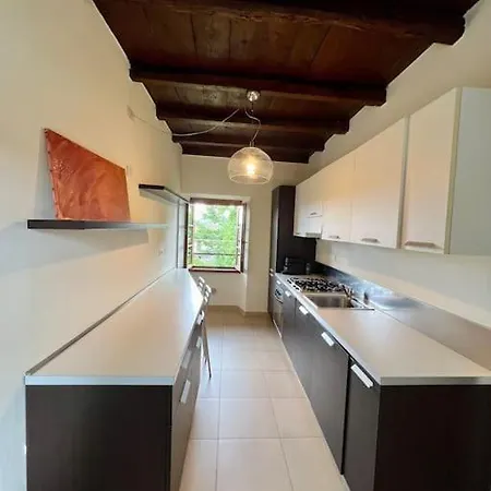 Charming In Private Park Near Crystal-clear Monate Travedona