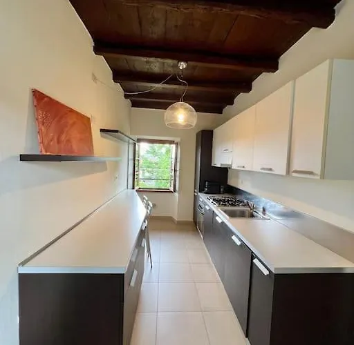 Charming In Private Park Near Crystal-clear Monate Travedona