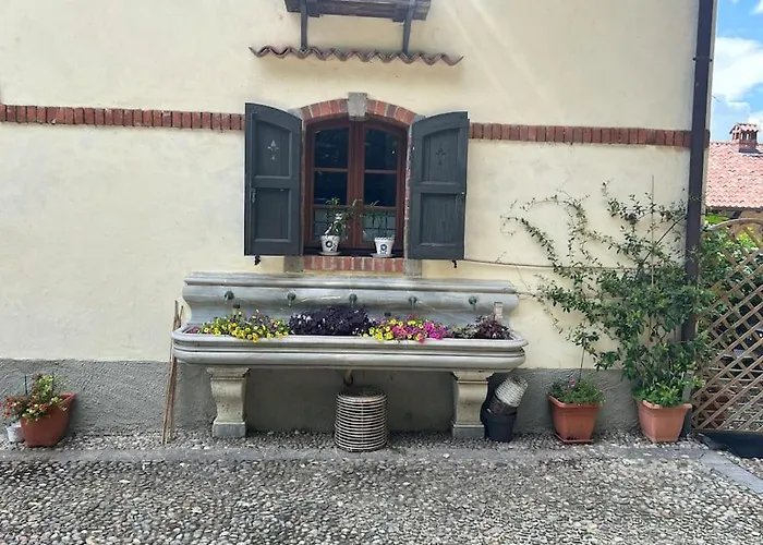 Charming In Private Park Near Crystal-clear Monate Appartamento Travedona